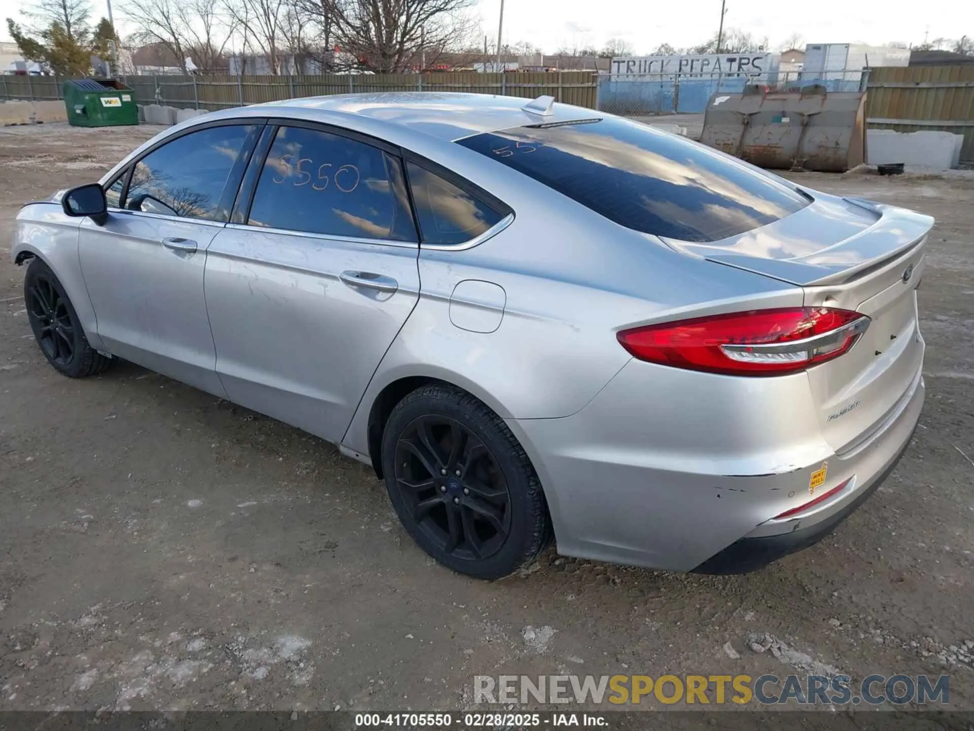 3 Photograph of a damaged car 3FA6P0HD4KR129090 FORD FUSION 2019