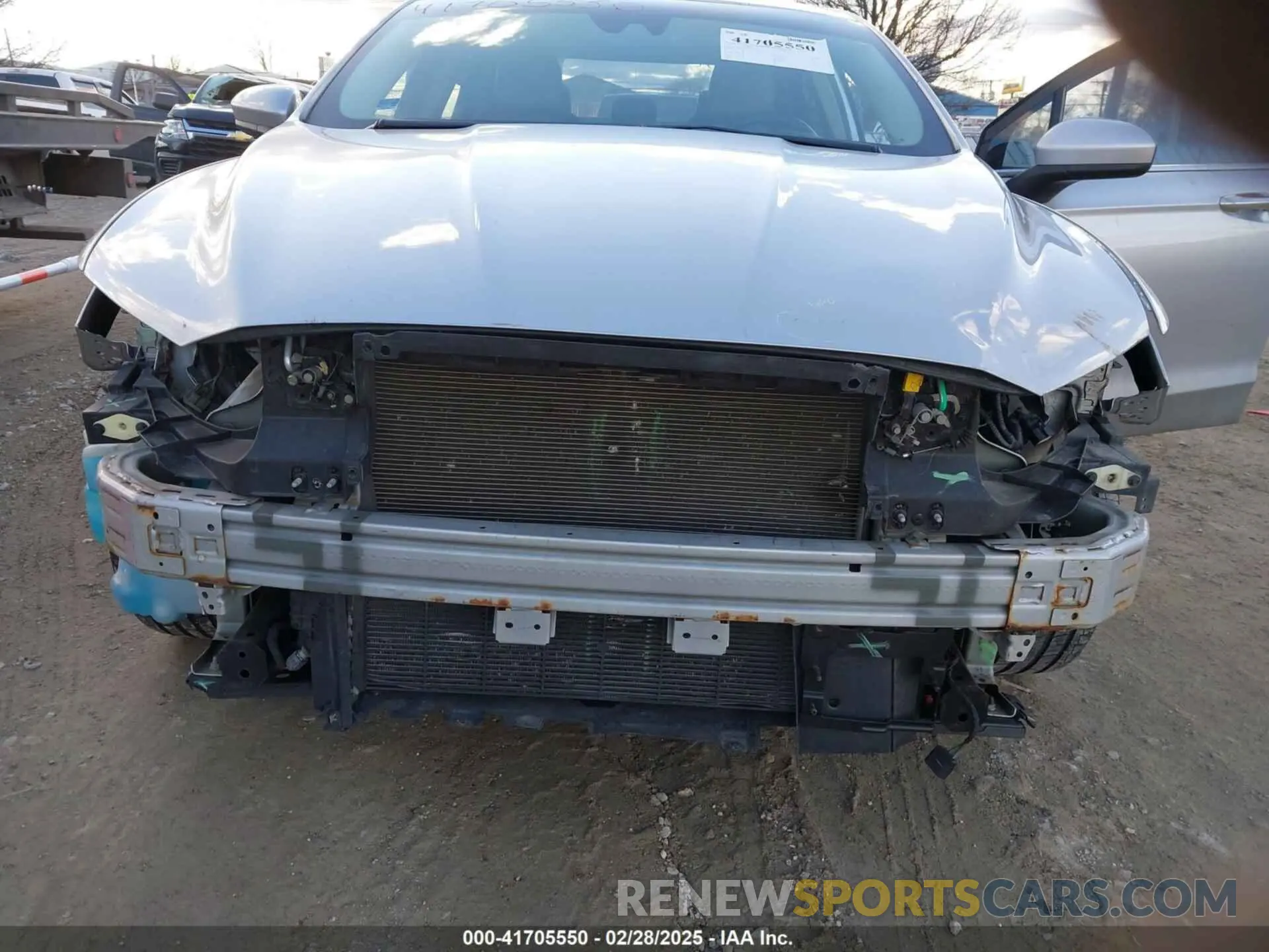 6 Photograph of a damaged car 3FA6P0HD4KR129090 FORD FUSION 2019