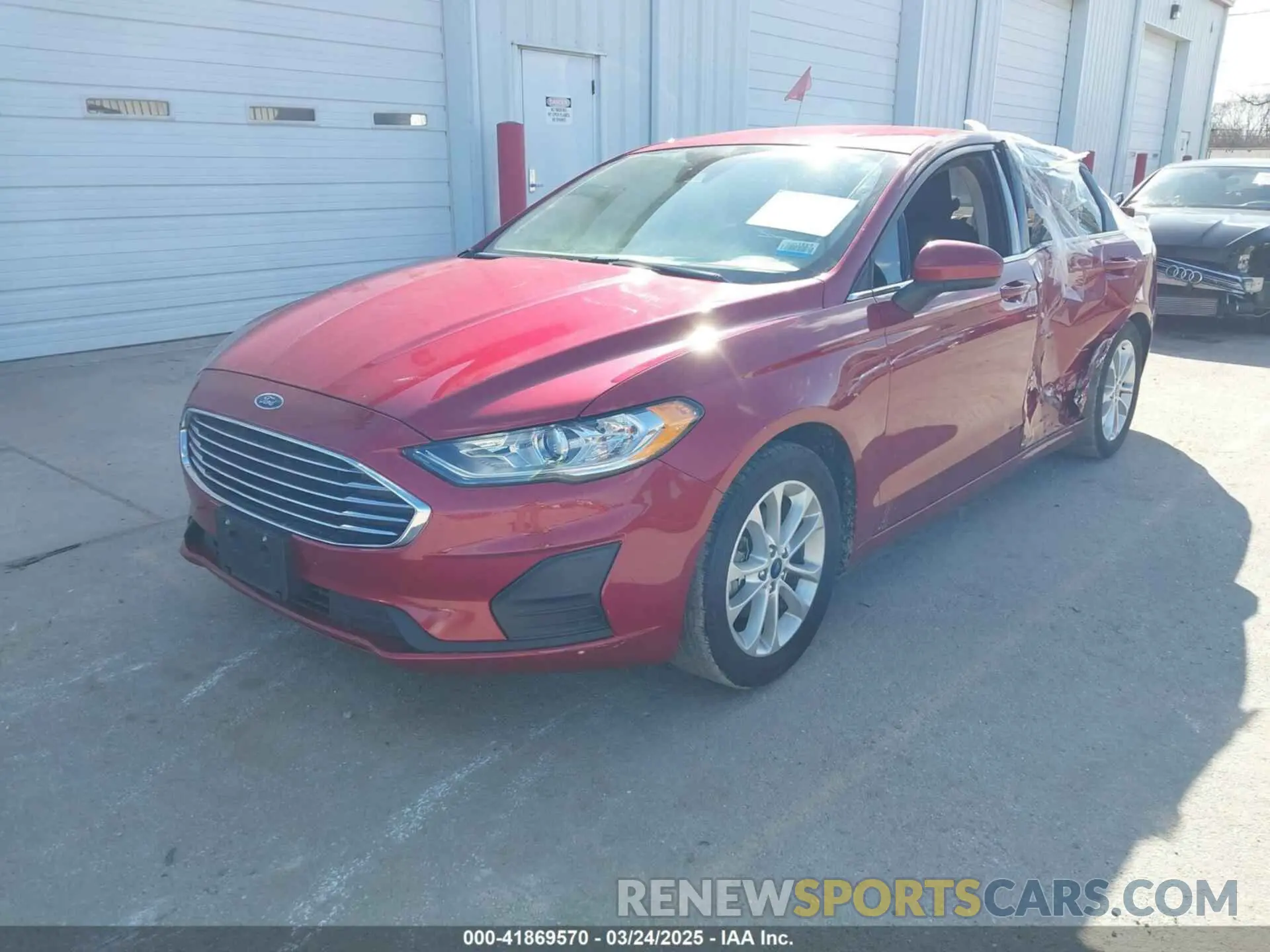 2 Photograph of a damaged car 3FA6P0HD4KR132068 FORD FUSION 2019