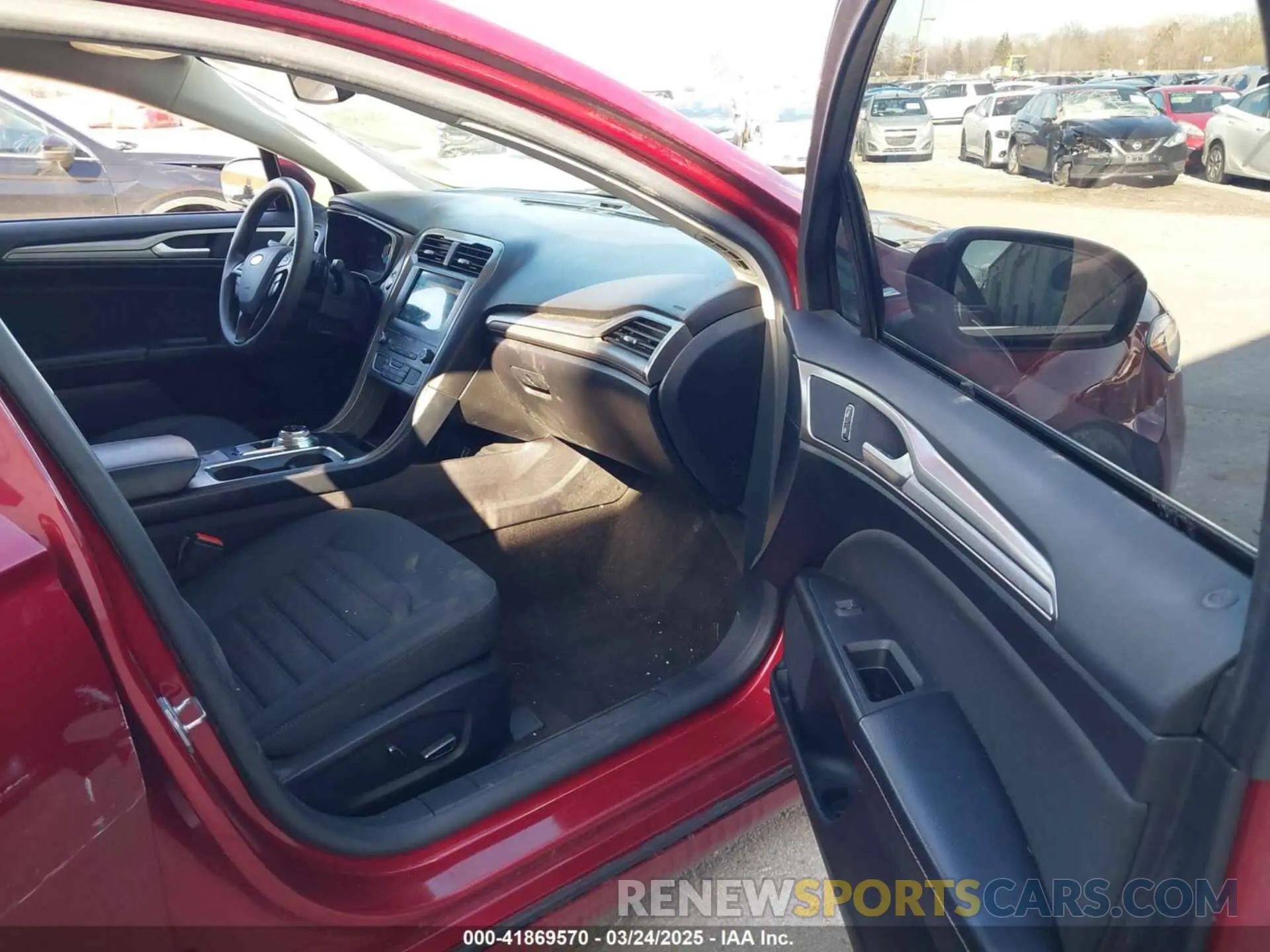 5 Photograph of a damaged car 3FA6P0HD4KR132068 FORD FUSION 2019