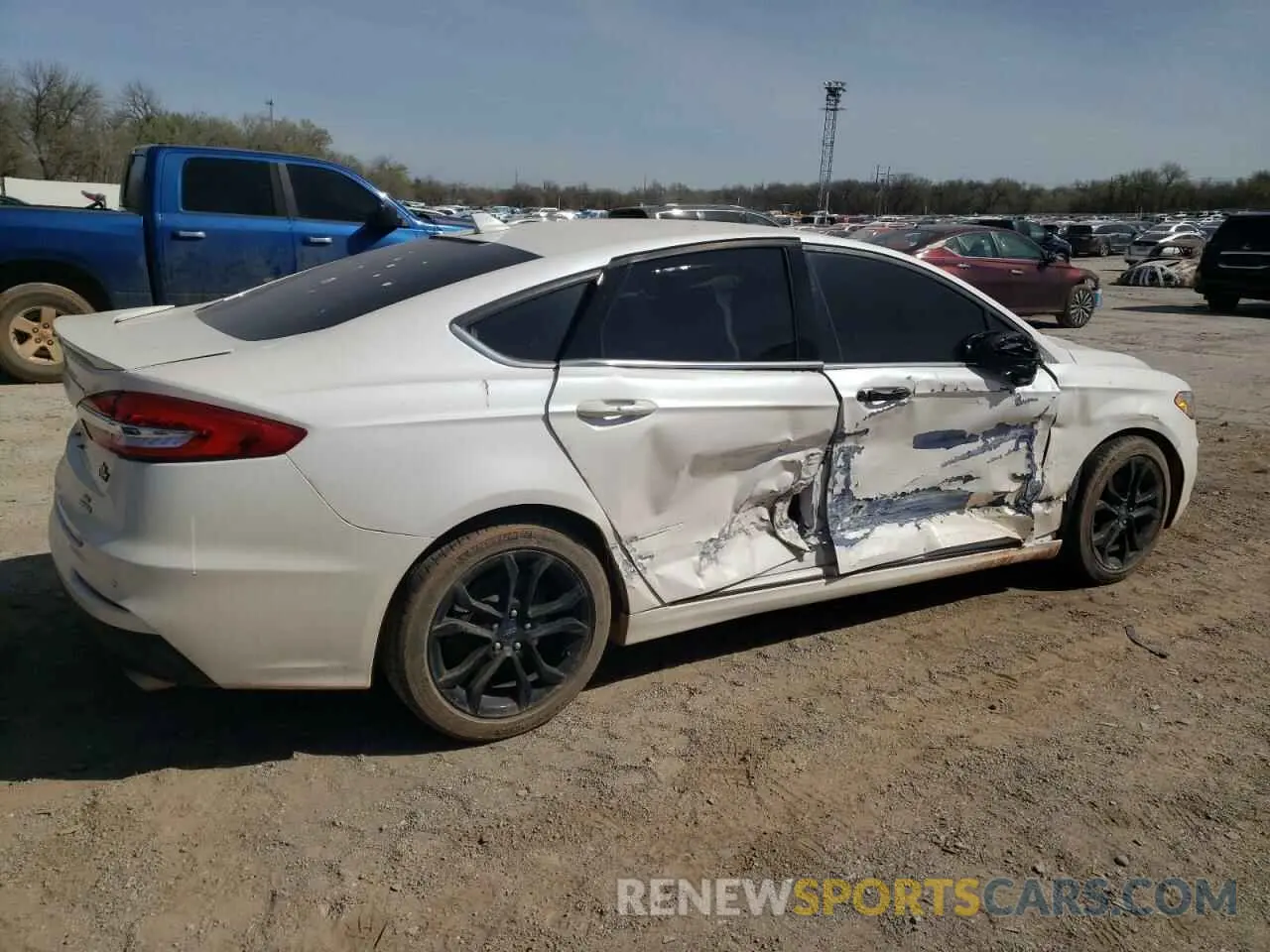 3 Photograph of a damaged car 3FA6P0HD4KR132684 FORD FUSION 2019