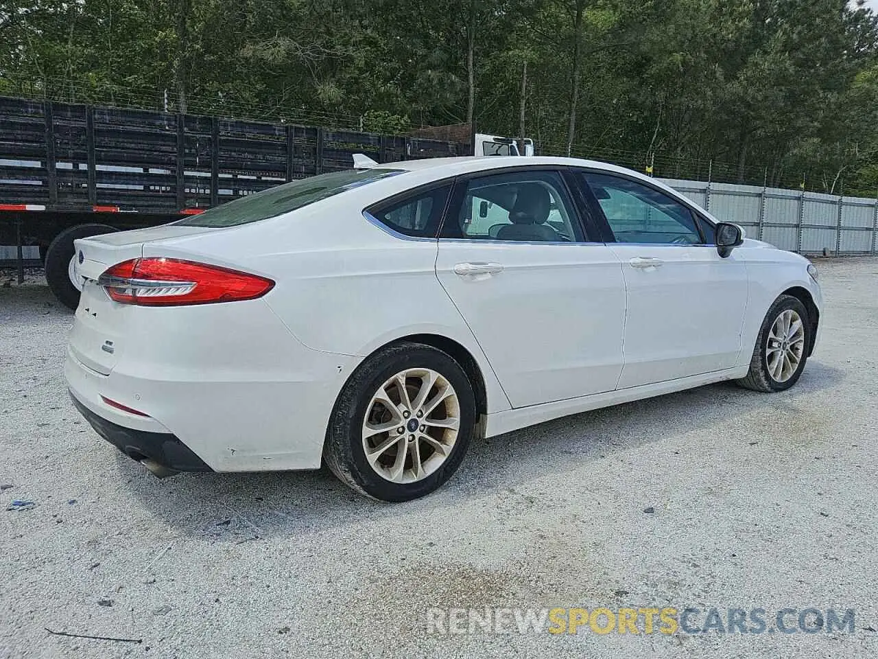 3 Photograph of a damaged car 3FA6P0HD4KR145810 FORD FUSION 2019