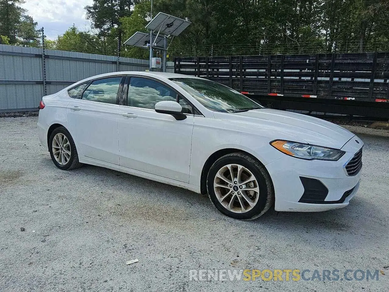 4 Photograph of a damaged car 3FA6P0HD4KR145810 FORD FUSION 2019
