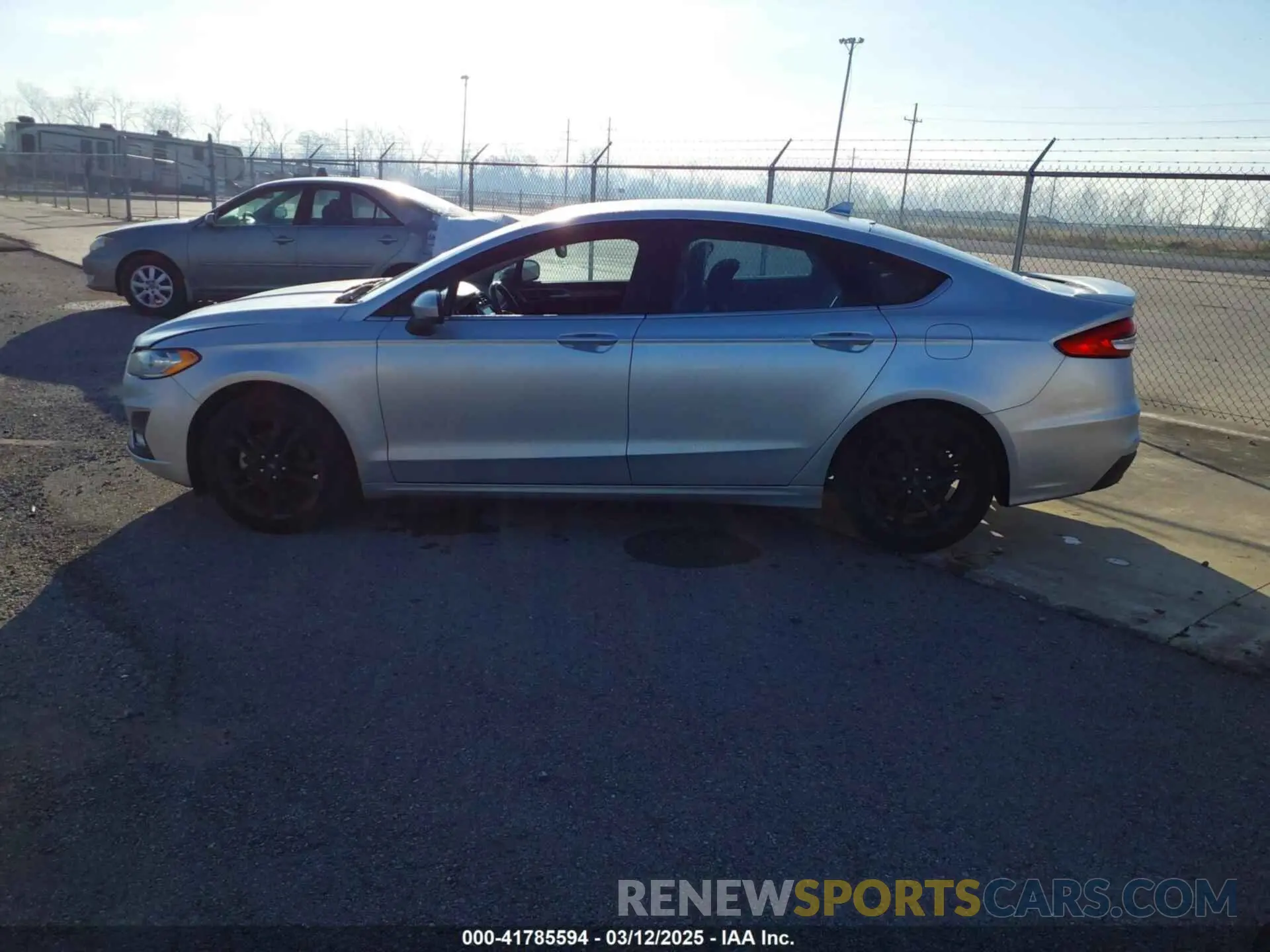 14 Photograph of a damaged car 3FA6P0HD4KR161134 FORD FUSION 2019