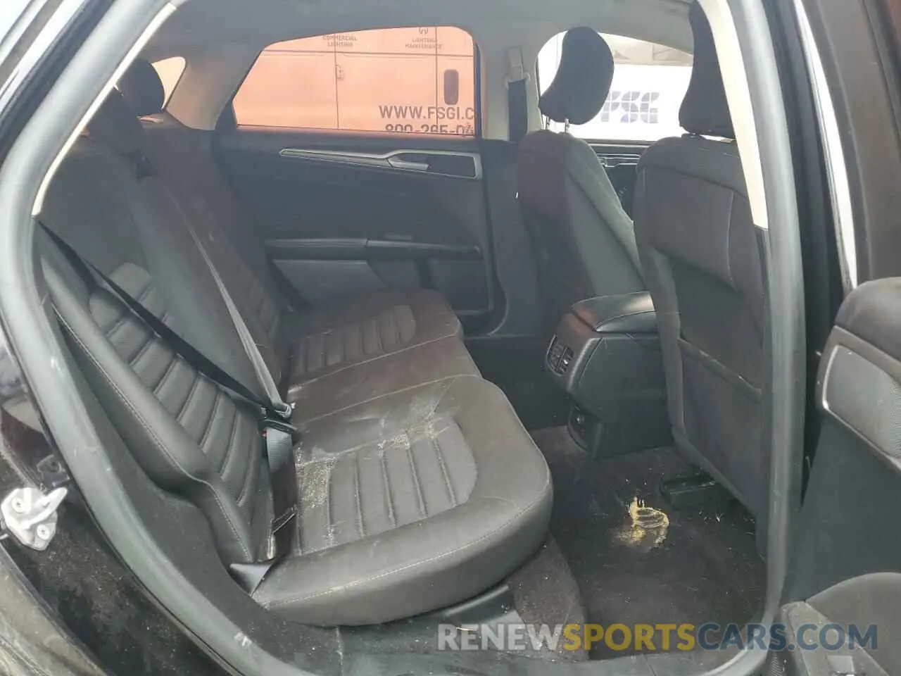 10 Photograph of a damaged car 3FA6P0HD4KR173879 FORD FUSION 2019