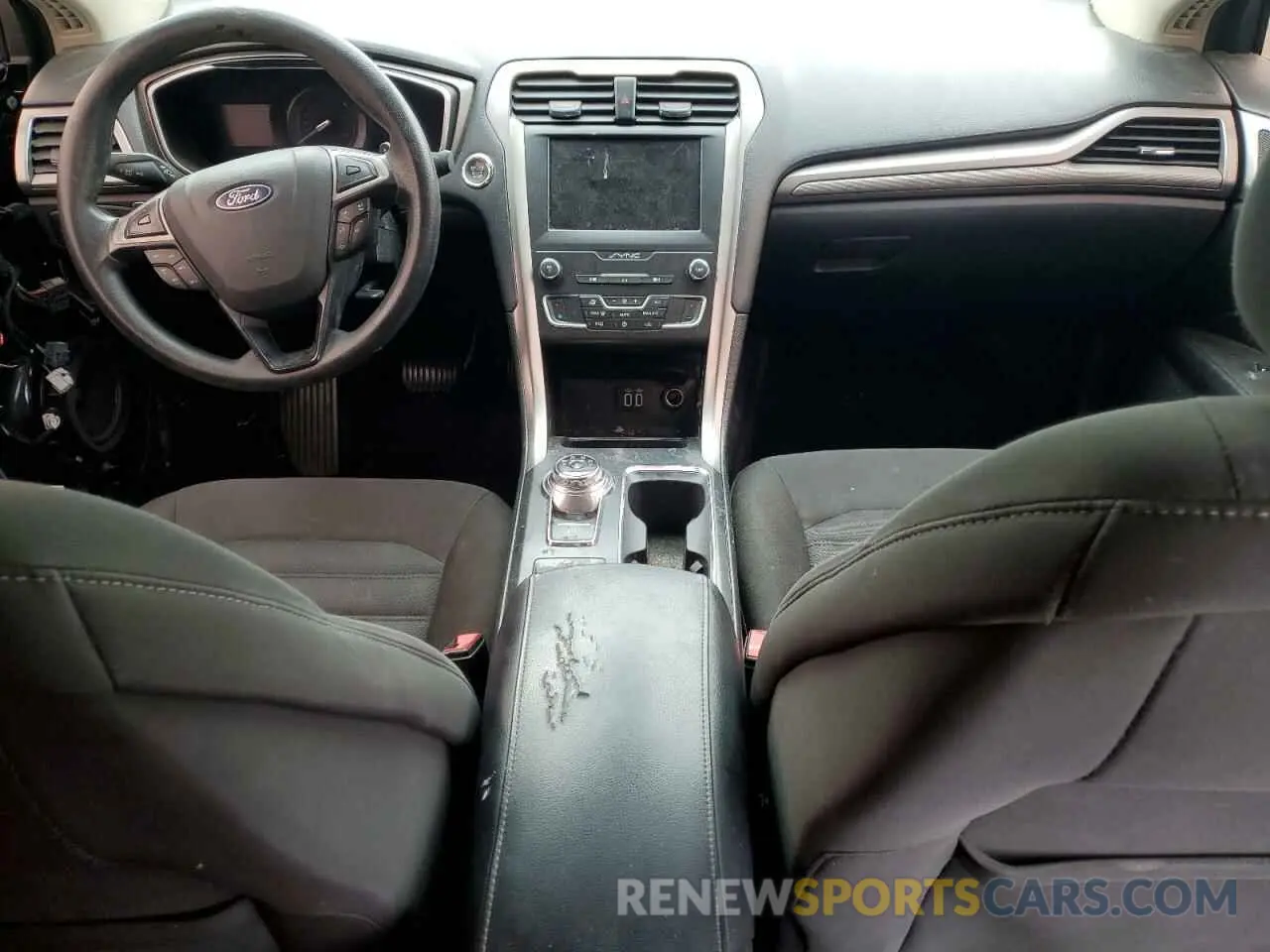 8 Photograph of a damaged car 3FA6P0HD4KR173879 FORD FUSION 2019