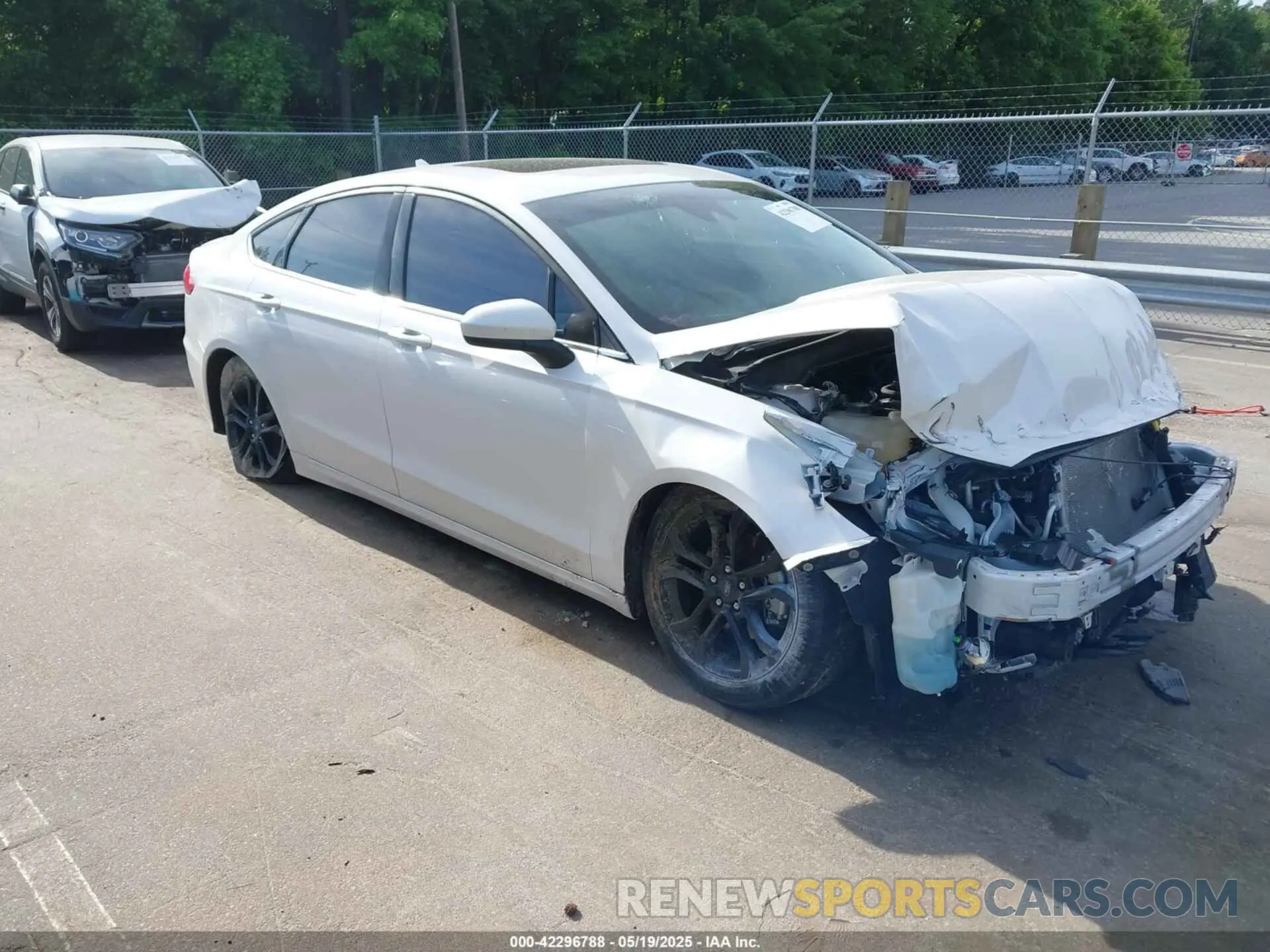 1 Photograph of a damaged car 3FA6P0HD4KR196062 FORD FUSION 2019