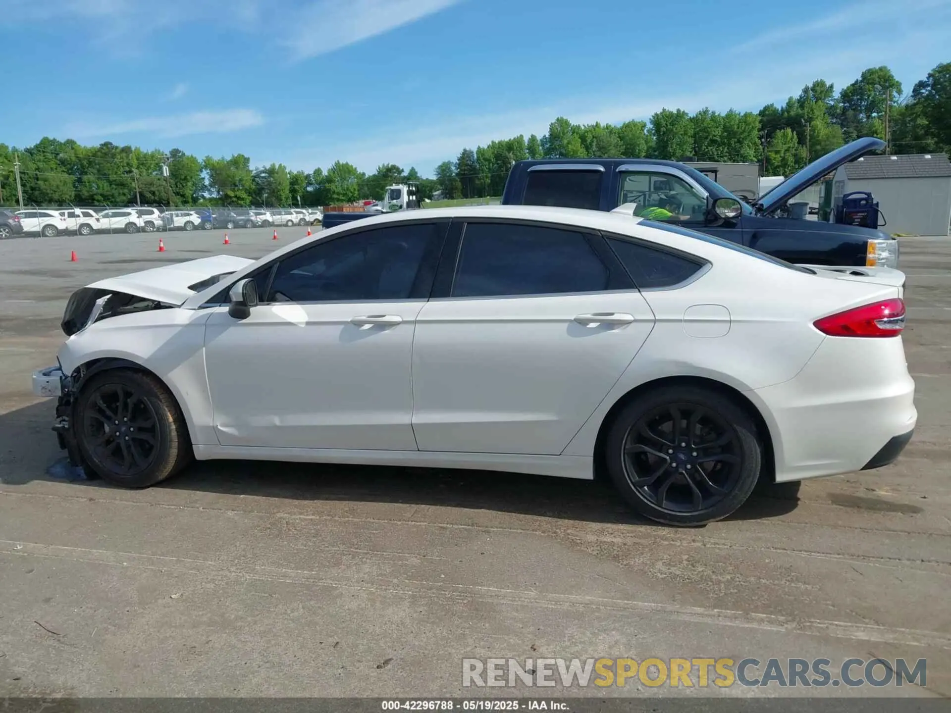 15 Photograph of a damaged car 3FA6P0HD4KR196062 FORD FUSION 2019