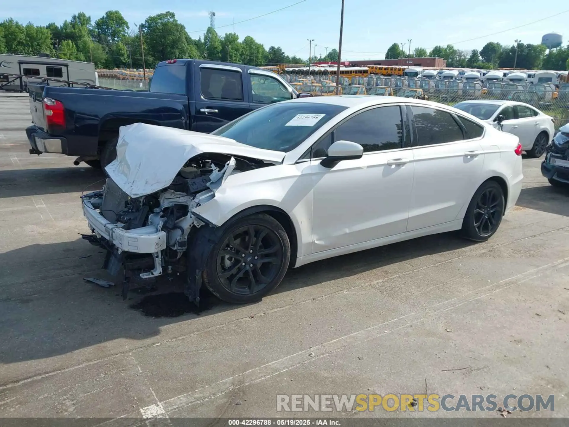 2 Photograph of a damaged car 3FA6P0HD4KR196062 FORD FUSION 2019