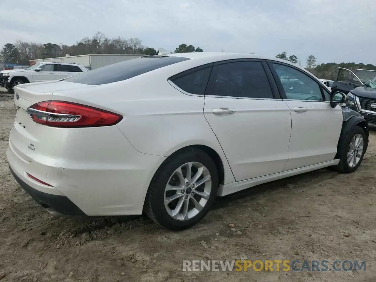 3 Photograph of a damaged car 3FA6P0HD4KR200742 FORD FUSION 2019
