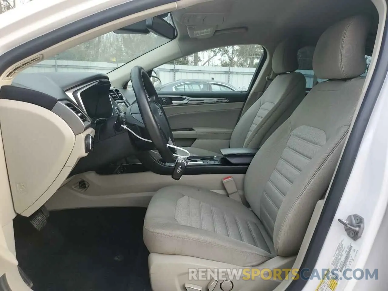 7 Photograph of a damaged car 3FA6P0HD4KR200742 FORD FUSION 2019