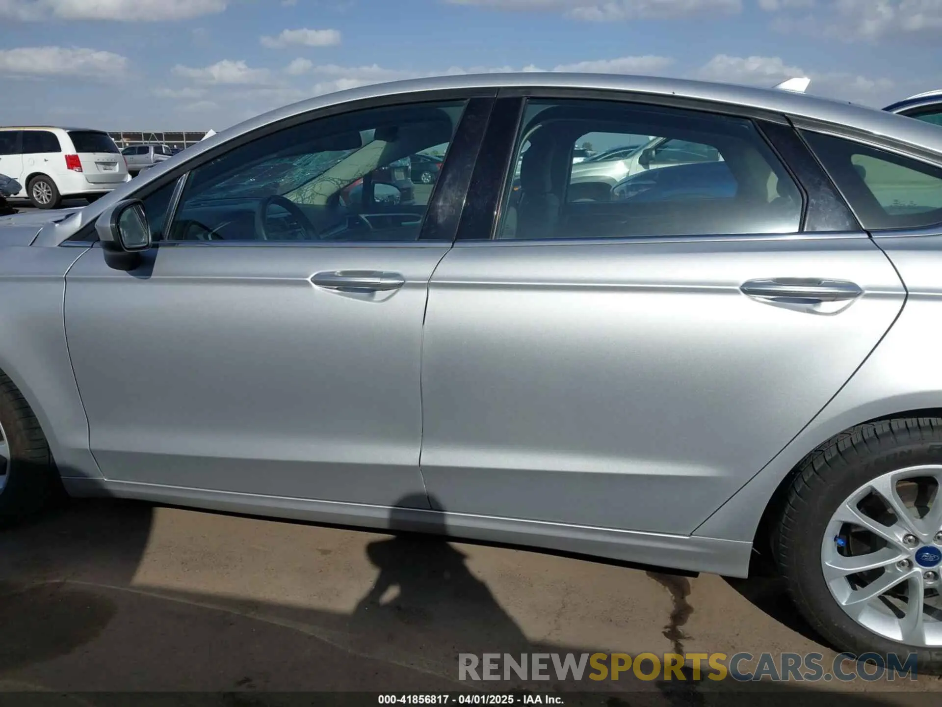 14 Photograph of a damaged car 3FA6P0HD4KR219338 FORD FUSION 2019