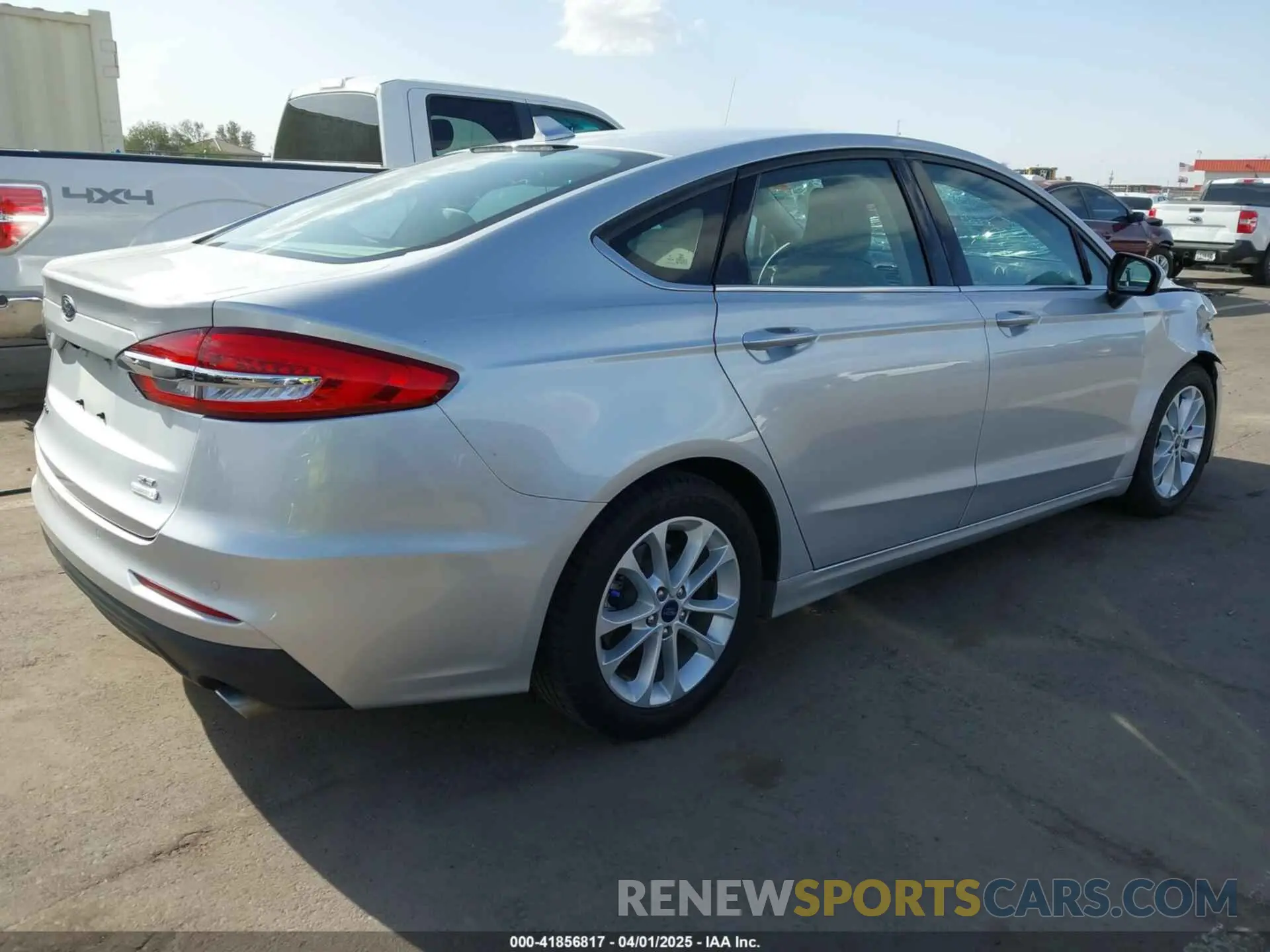 4 Photograph of a damaged car 3FA6P0HD4KR219338 FORD FUSION 2019