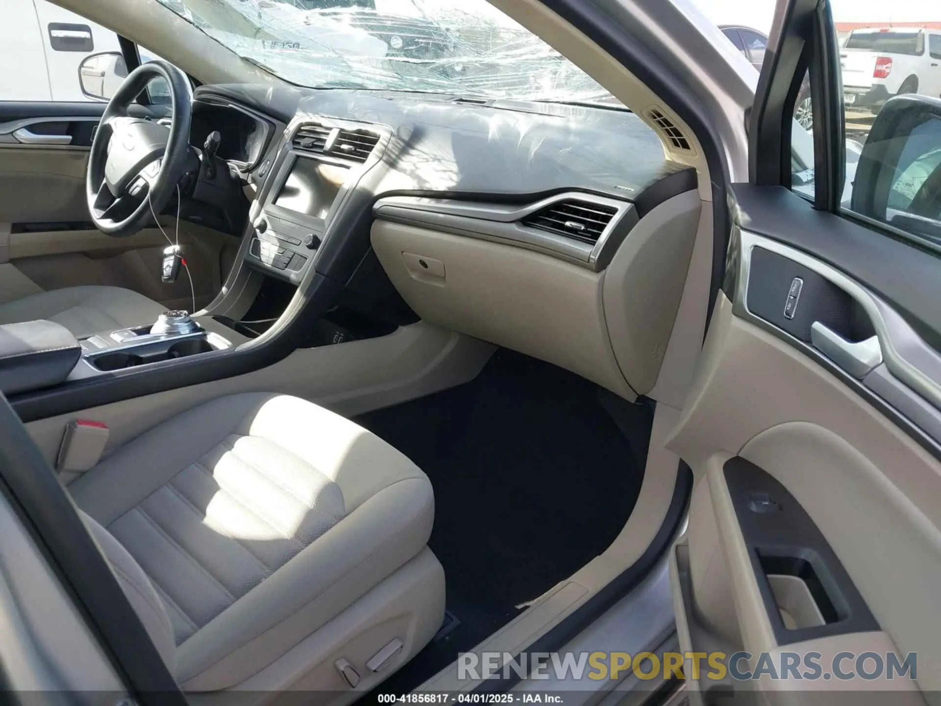 5 Photograph of a damaged car 3FA6P0HD4KR219338 FORD FUSION 2019