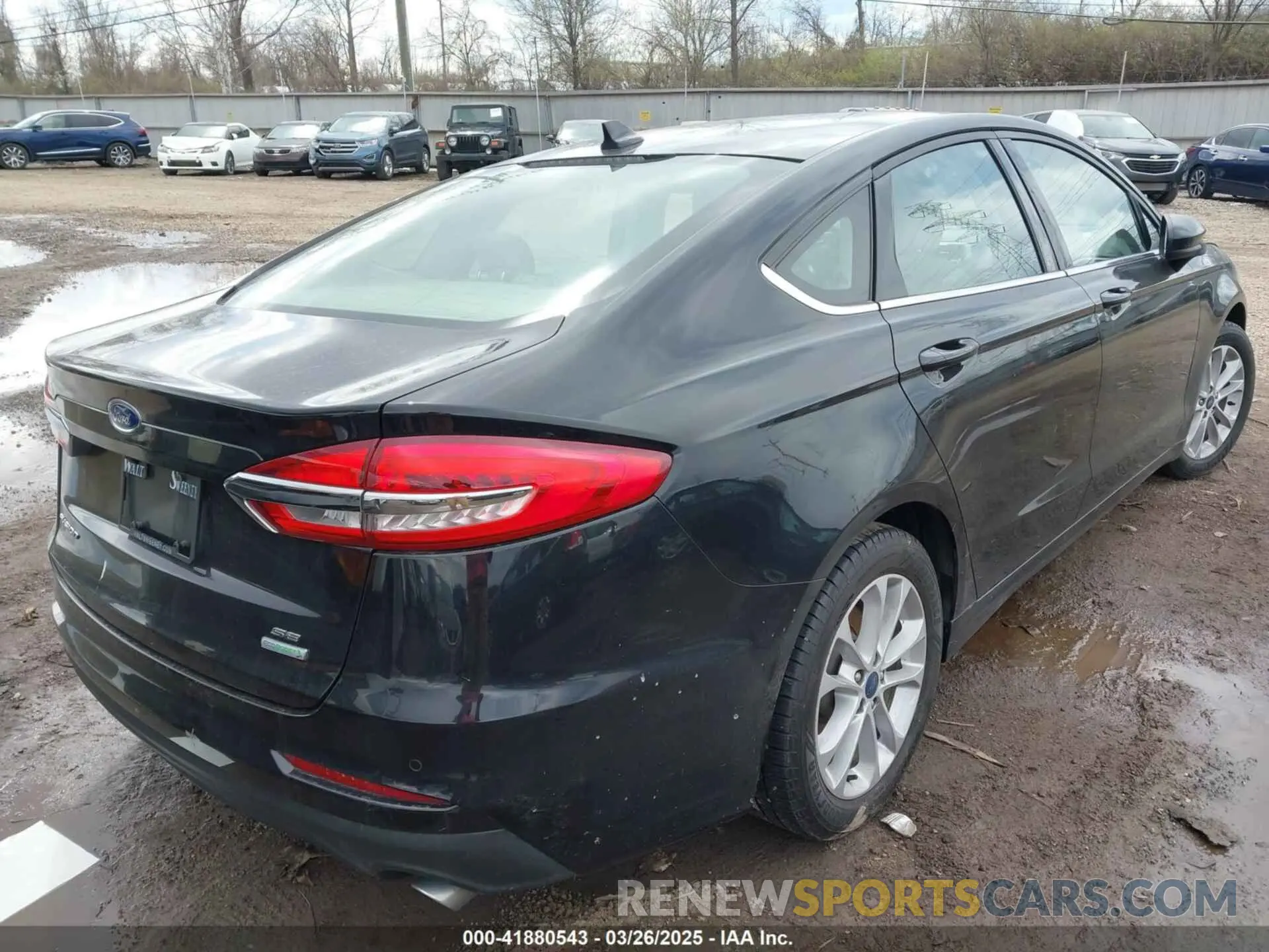4 Photograph of a damaged car 3FA6P0HD4KR248841 FORD FUSION 2019