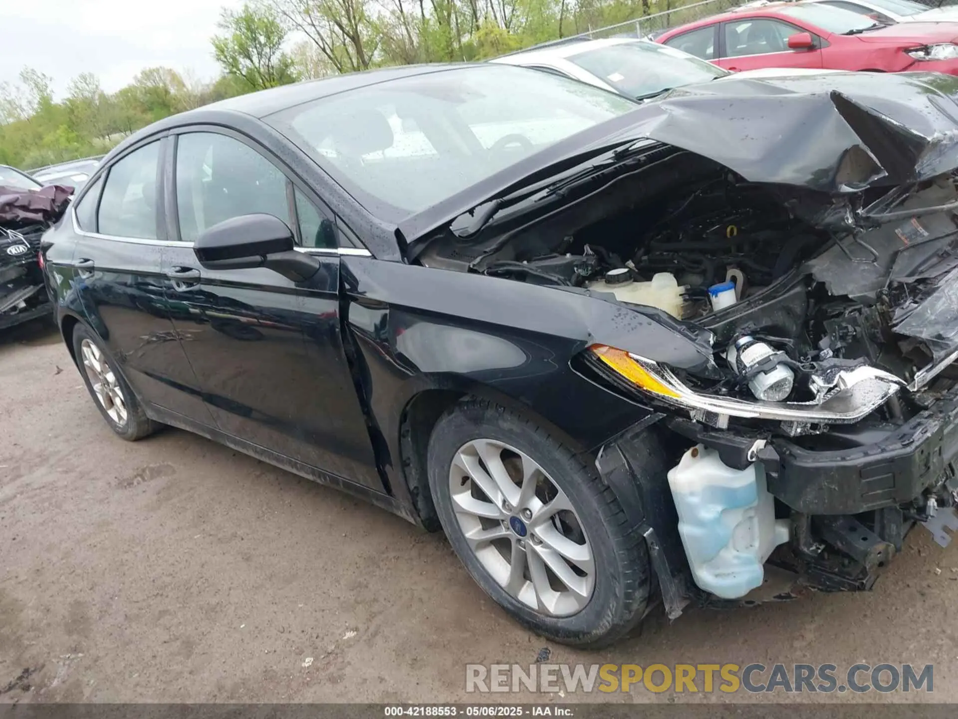 14 Photograph of a damaged car 3FA6P0HD4KR249679 FORD FUSION 2019