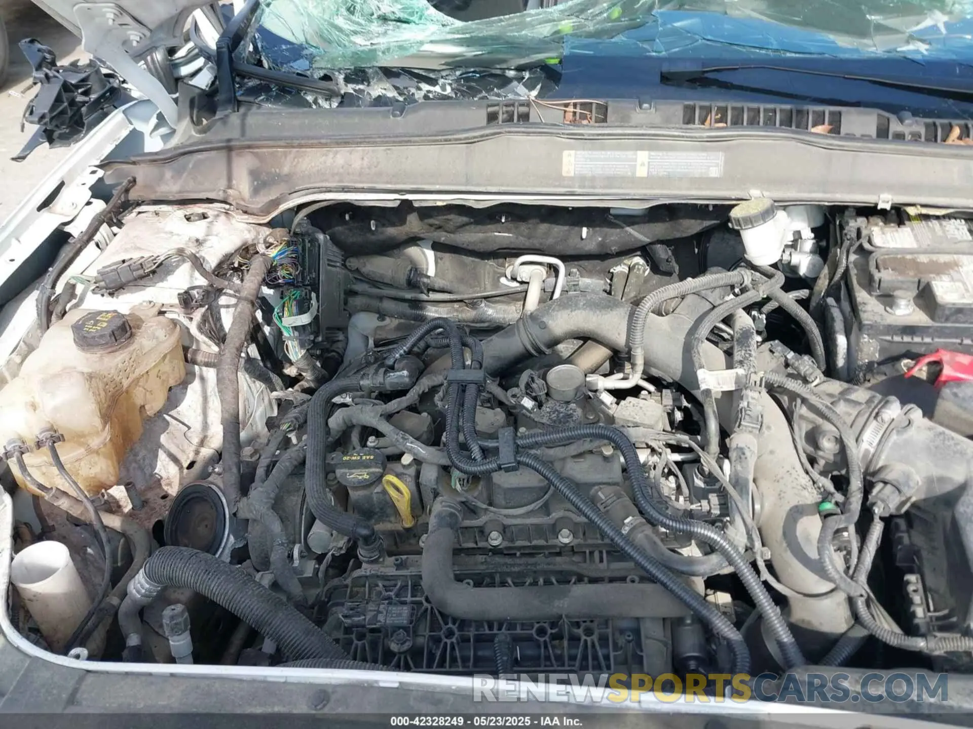 10 Photograph of a damaged car 3FA6P0HD4KR268412 FORD FUSION 2019