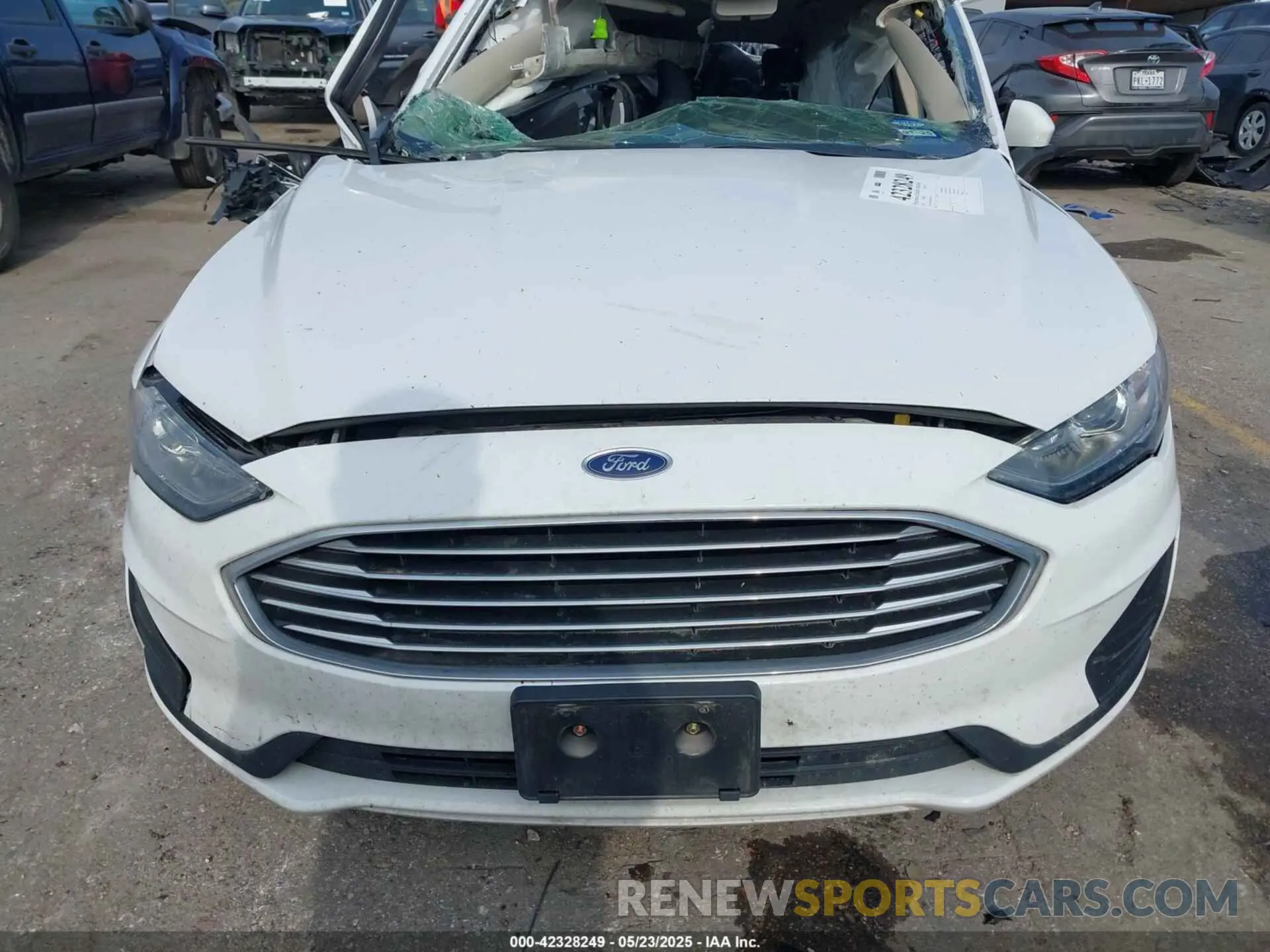 11 Photograph of a damaged car 3FA6P0HD4KR268412 FORD FUSION 2019