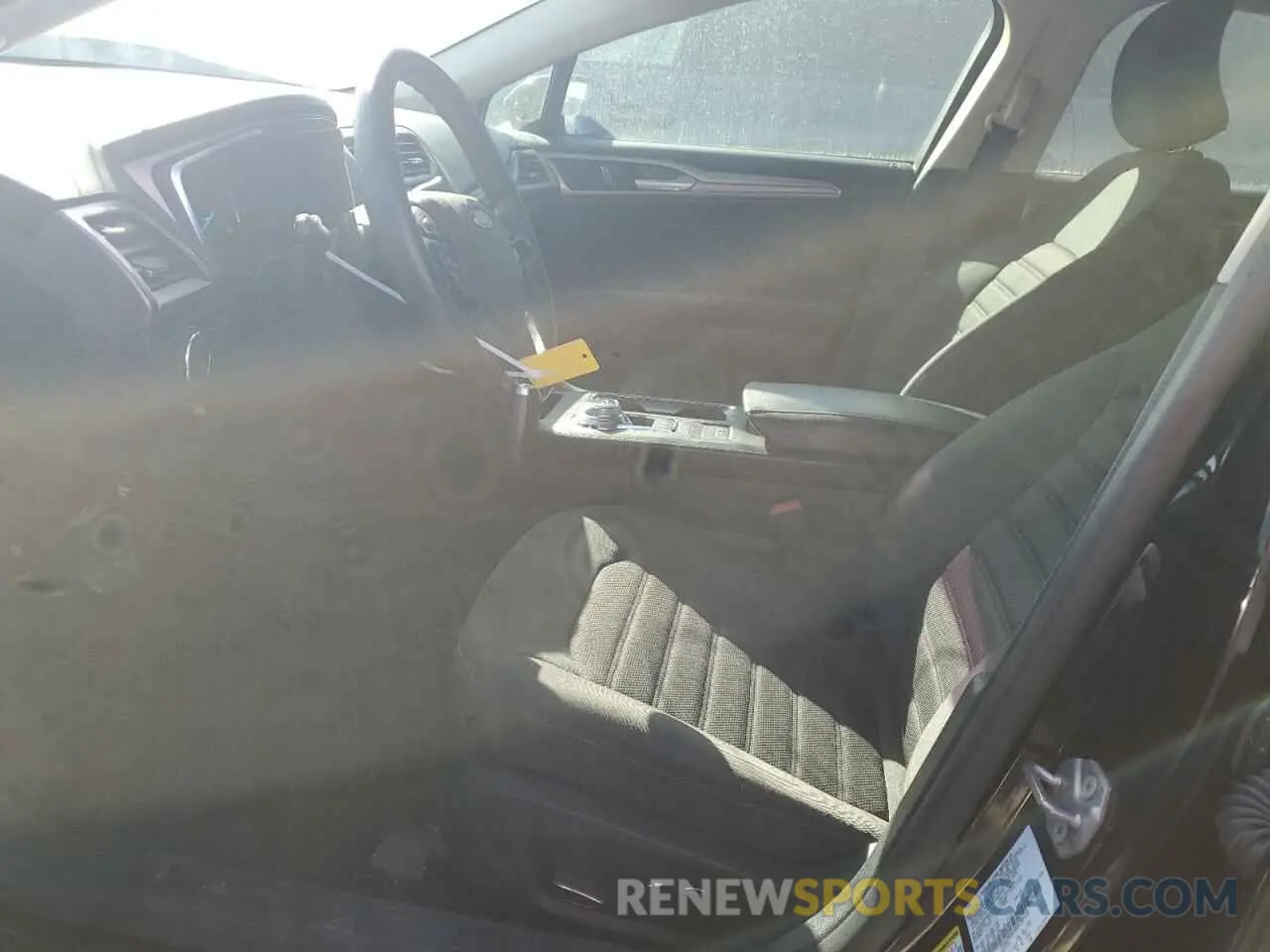 7 Photograph of a damaged car 3FA6P0HD4KR280558 FORD FUSION 2019