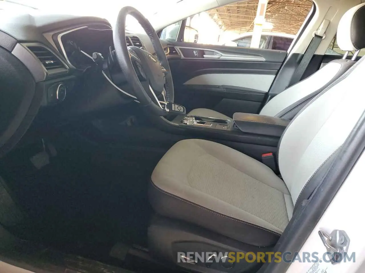 7 Photograph of a damaged car 3FA6P0HD5KR108572 FORD FUSION 2019