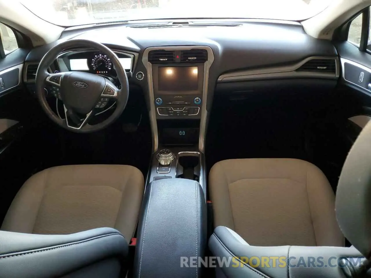 8 Photograph of a damaged car 3FA6P0HD5KR108572 FORD FUSION 2019