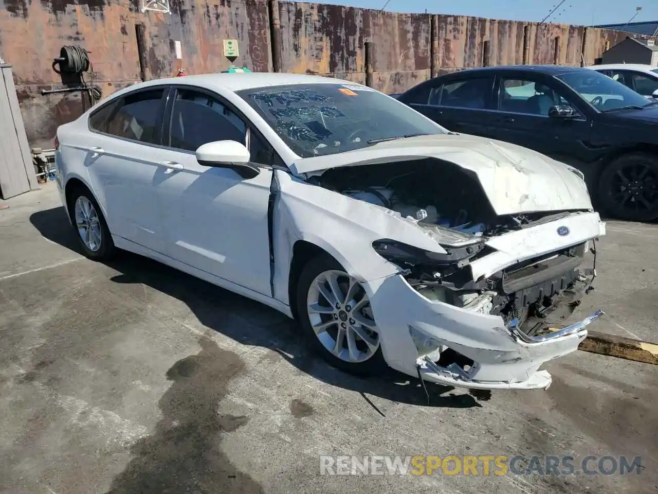 4 Photograph of a damaged car 3FA6P0HD5KR114615 FORD FUSION 2019