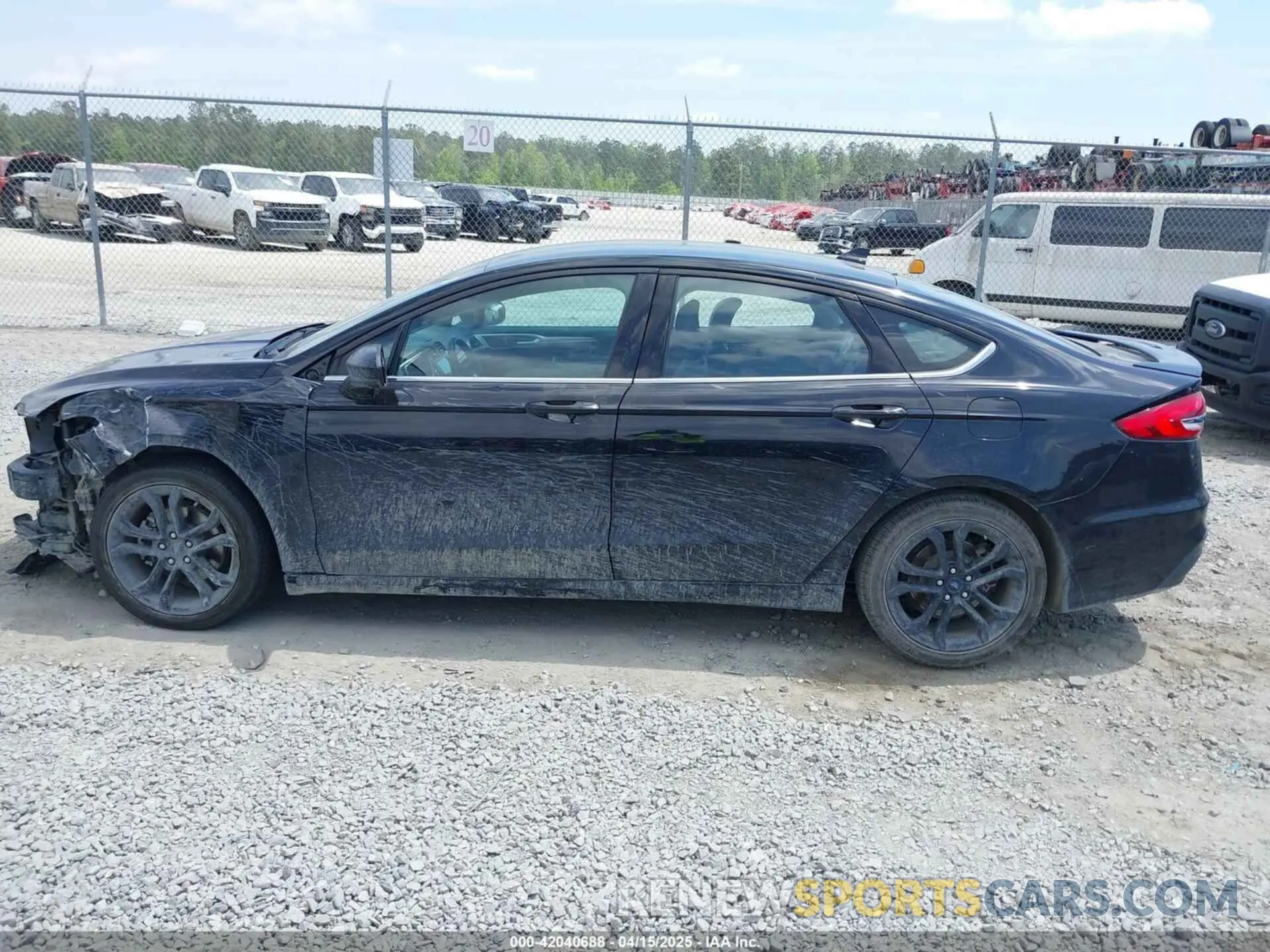 14 Photograph of a damaged car 3FA6P0HD5KR126859 FORD FUSION 2019