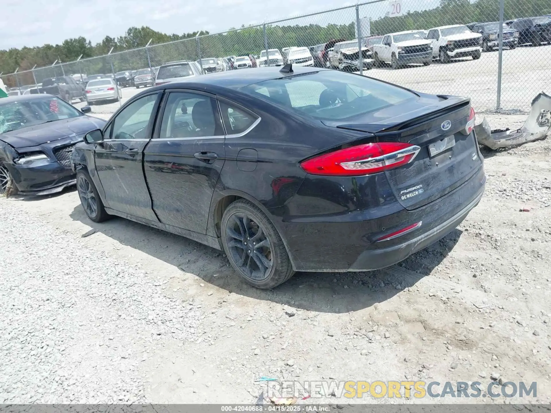 3 Photograph of a damaged car 3FA6P0HD5KR126859 FORD FUSION 2019