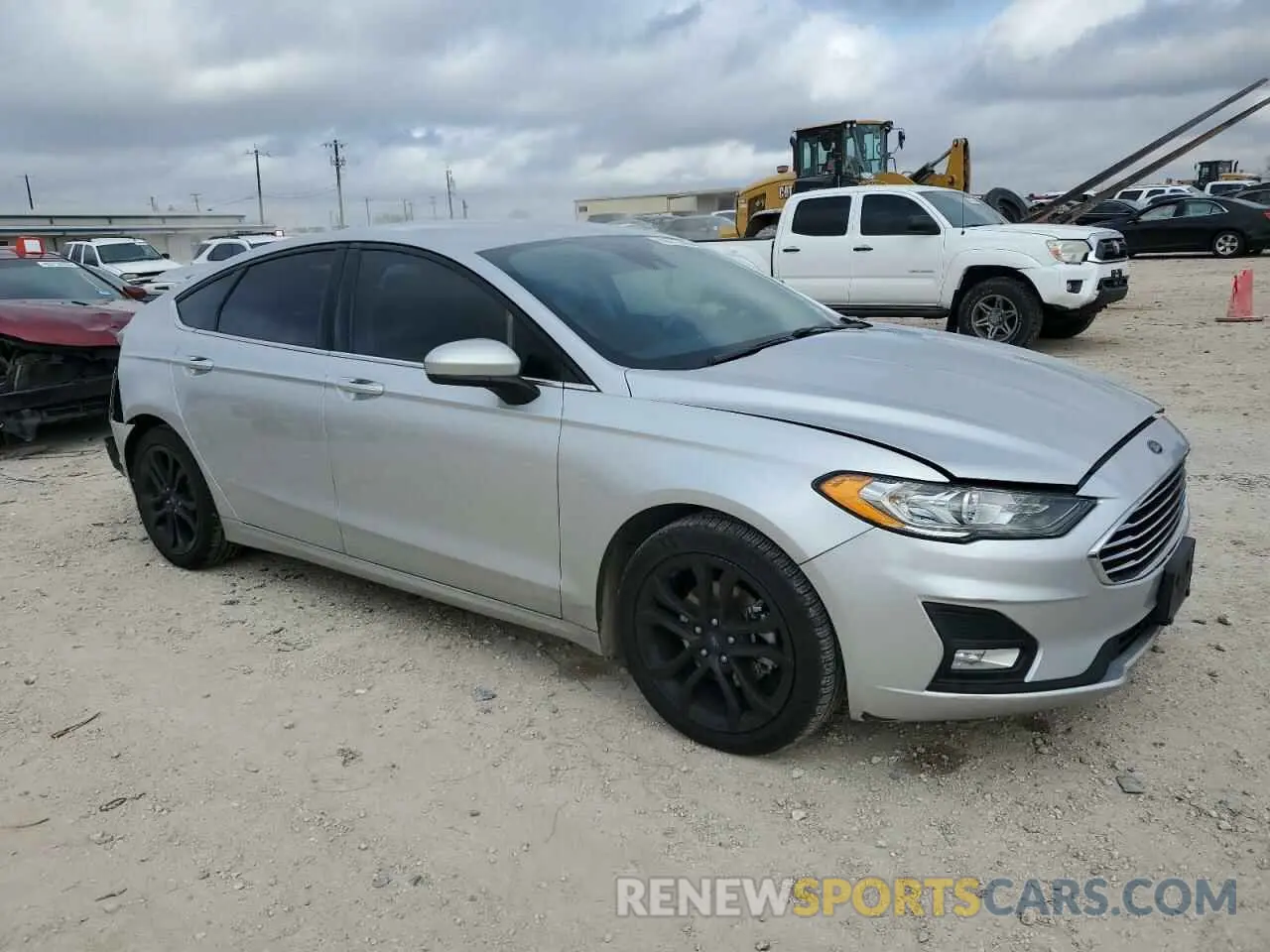 4 Photograph of a damaged car 3FA6P0HD5KR132662 FORD FUSION 2019
