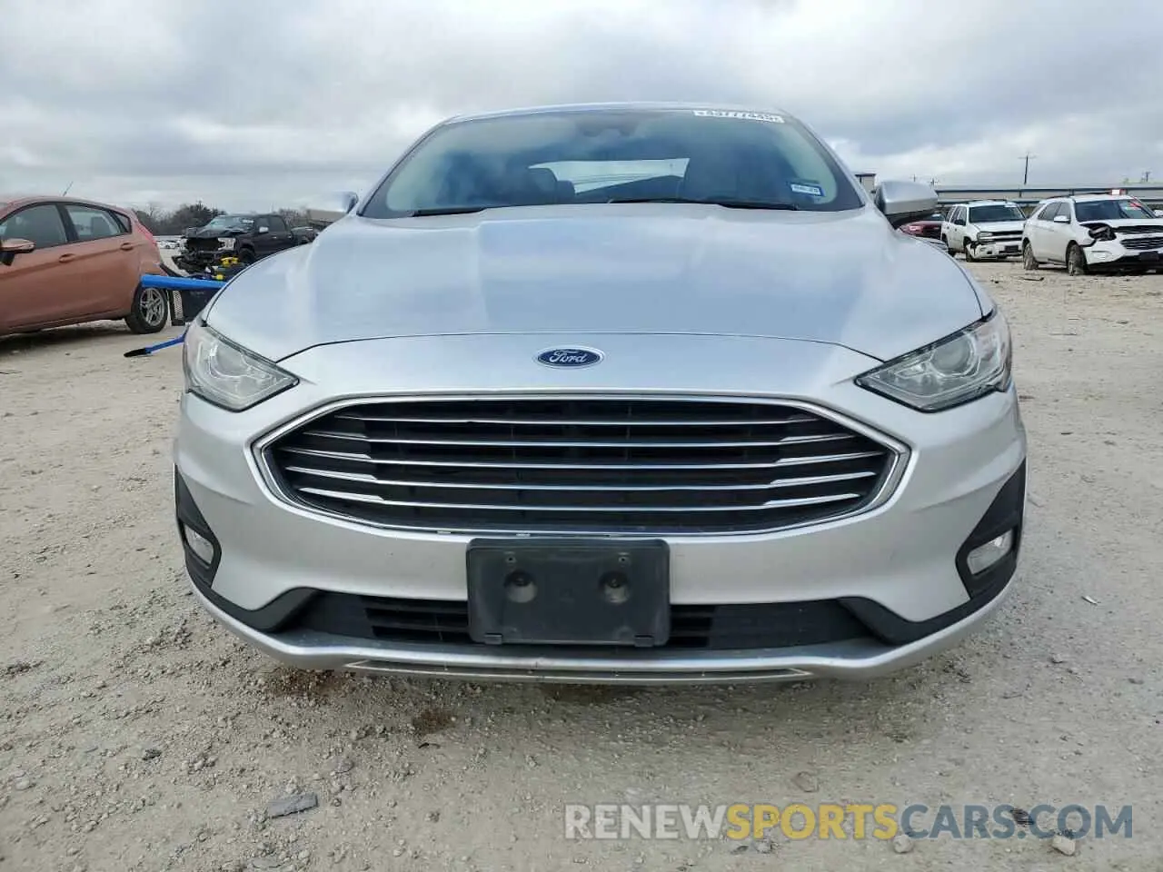5 Photograph of a damaged car 3FA6P0HD5KR132662 FORD FUSION 2019