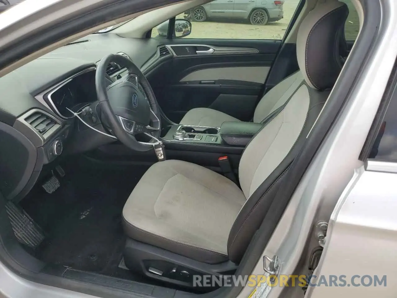 7 Photograph of a damaged car 3FA6P0HD5KR132662 FORD FUSION 2019