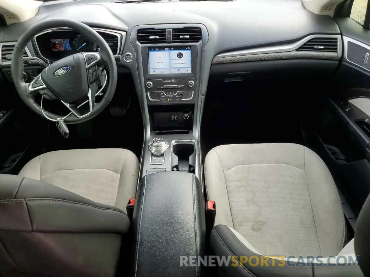 8 Photograph of a damaged car 3FA6P0HD5KR132662 FORD FUSION 2019