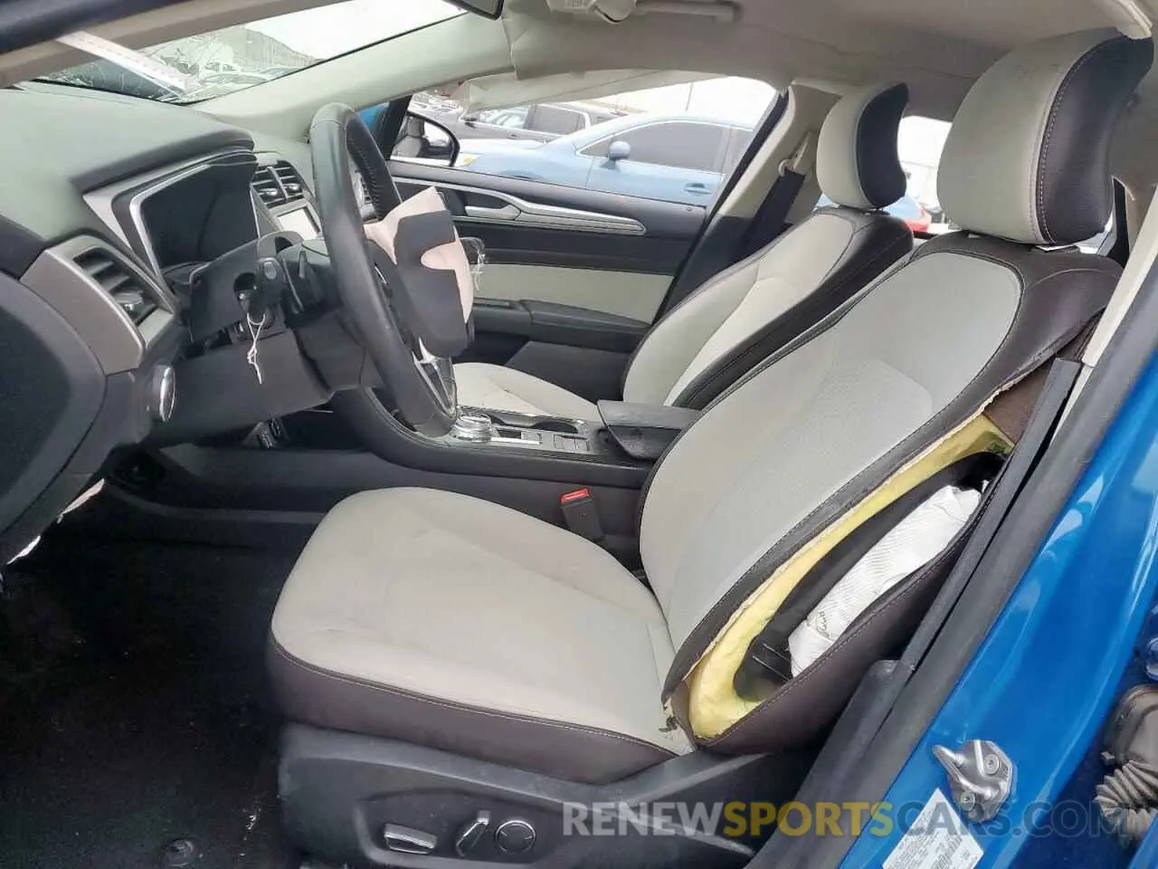 7 Photograph of a damaged car 3FA6P0HD5KR146707 FORD FUSION 2019