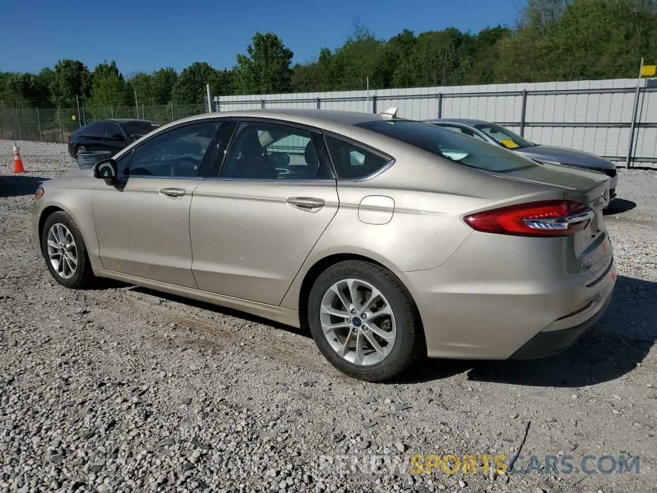 2 Photograph of a damaged car 3FA6P0HD5KR160929 FORD FUSION 2019