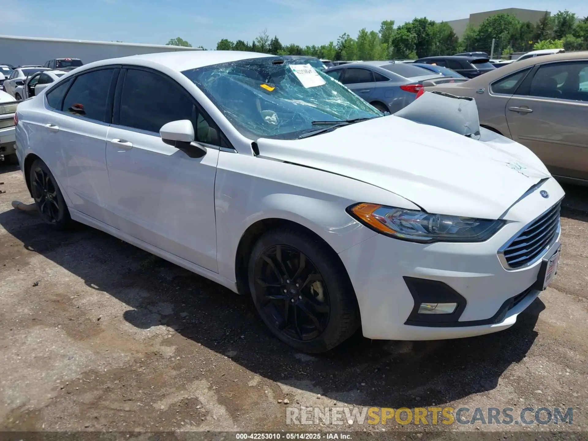 1 Photograph of a damaged car 3FA6P0HD5KR198743 FORD FUSION 2019
