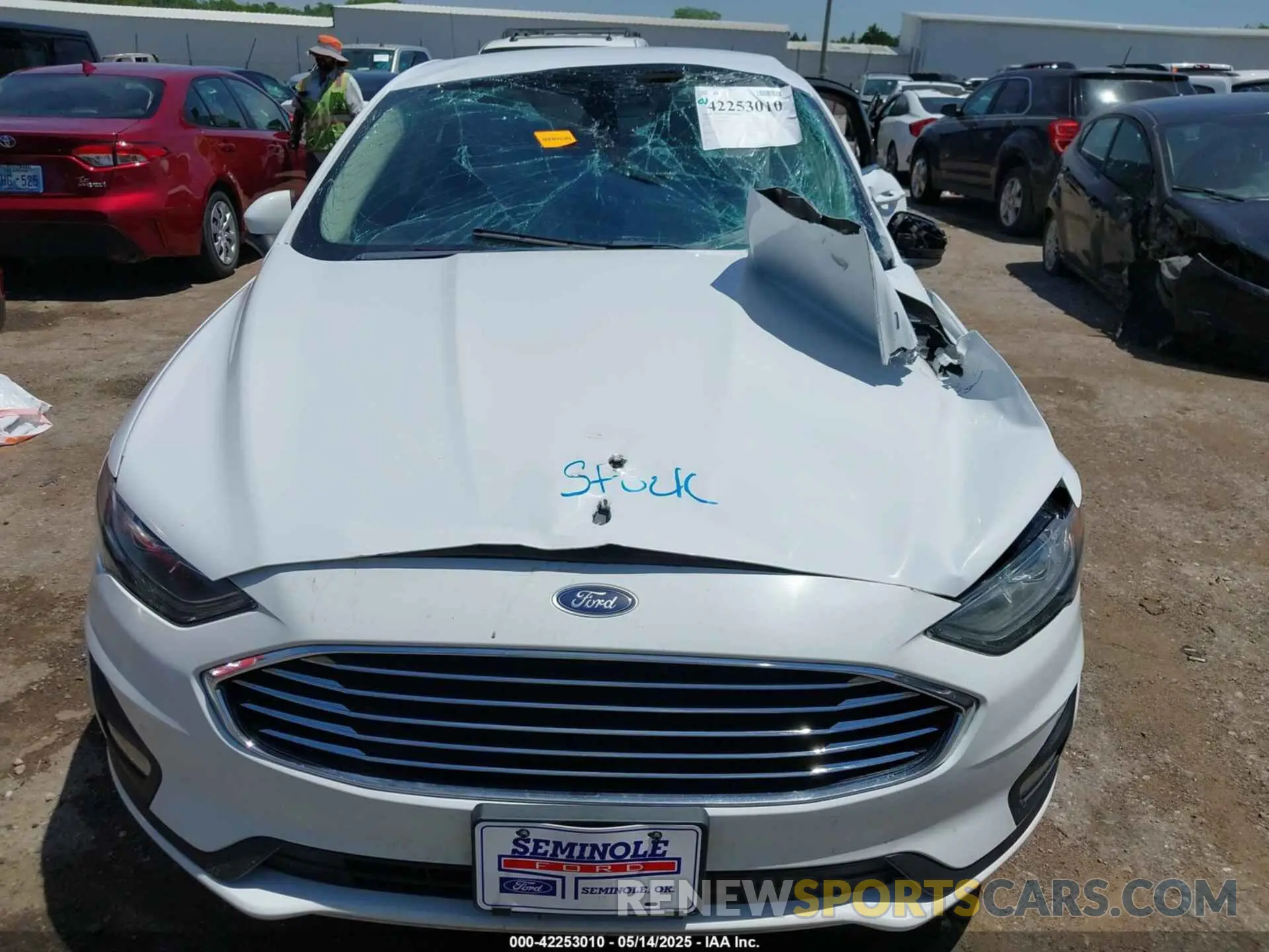 12 Photograph of a damaged car 3FA6P0HD5KR198743 FORD FUSION 2019