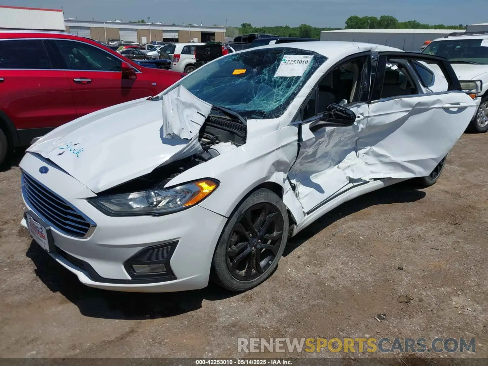 2 Photograph of a damaged car 3FA6P0HD5KR198743 FORD FUSION 2019