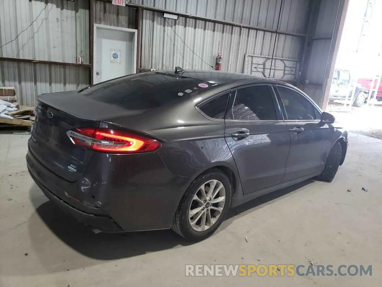 3 Photograph of a damaged car 3FA6P0HD5KR231563 FORD FUSION 2019
