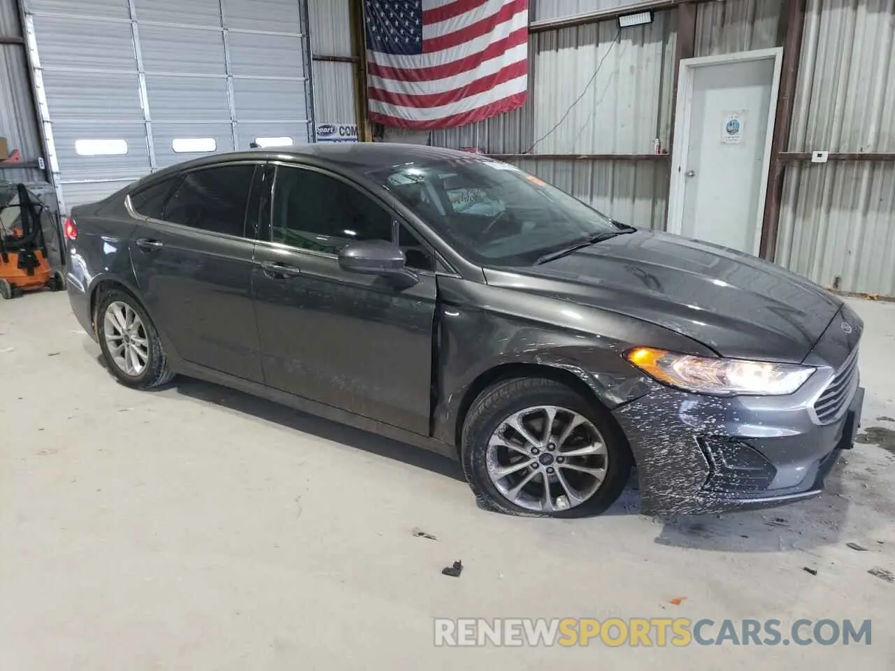 4 Photograph of a damaged car 3FA6P0HD5KR231563 FORD FUSION 2019