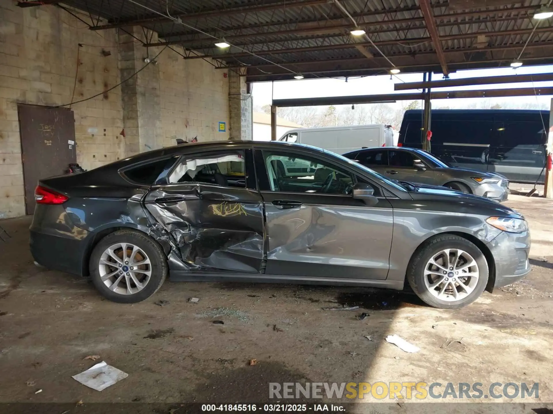 13 Photograph of a damaged car 3FA6P0HD5KR244720 FORD FUSION 2019