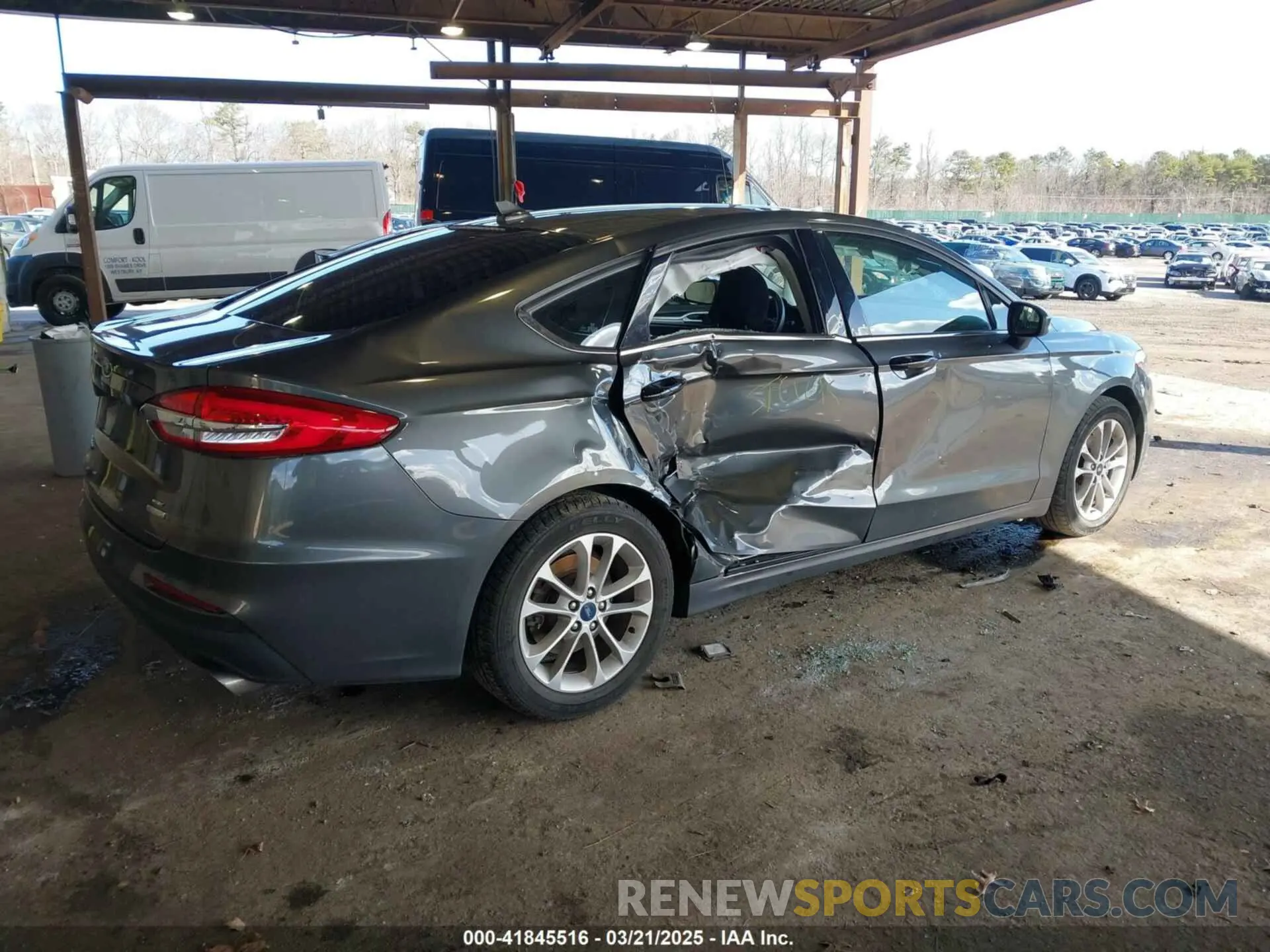 4 Photograph of a damaged car 3FA6P0HD5KR244720 FORD FUSION 2019