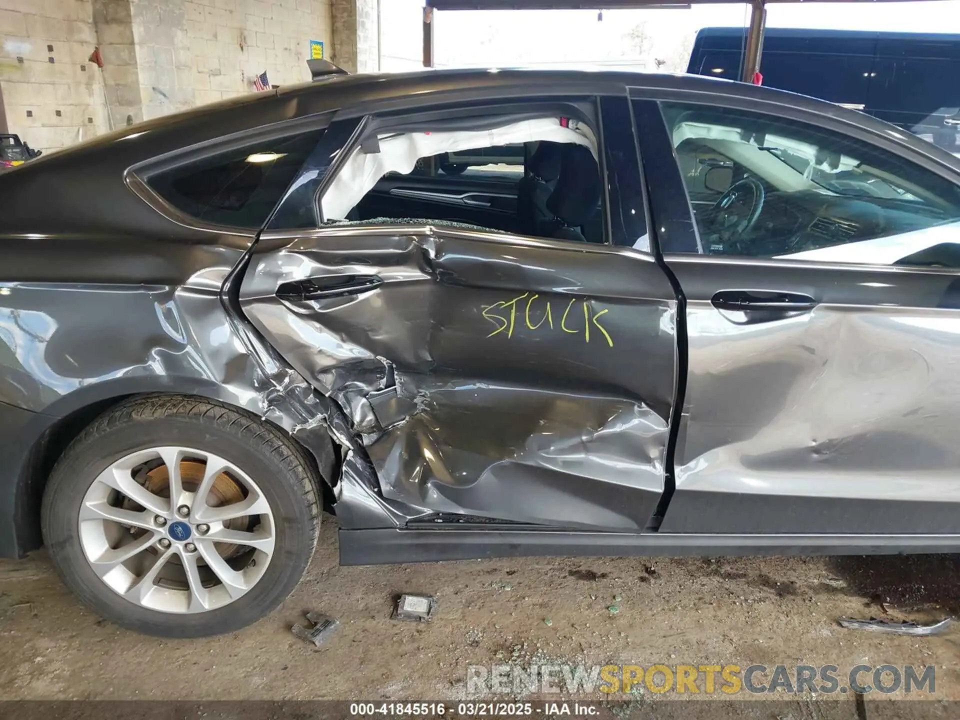 6 Photograph of a damaged car 3FA6P0HD5KR244720 FORD FUSION 2019