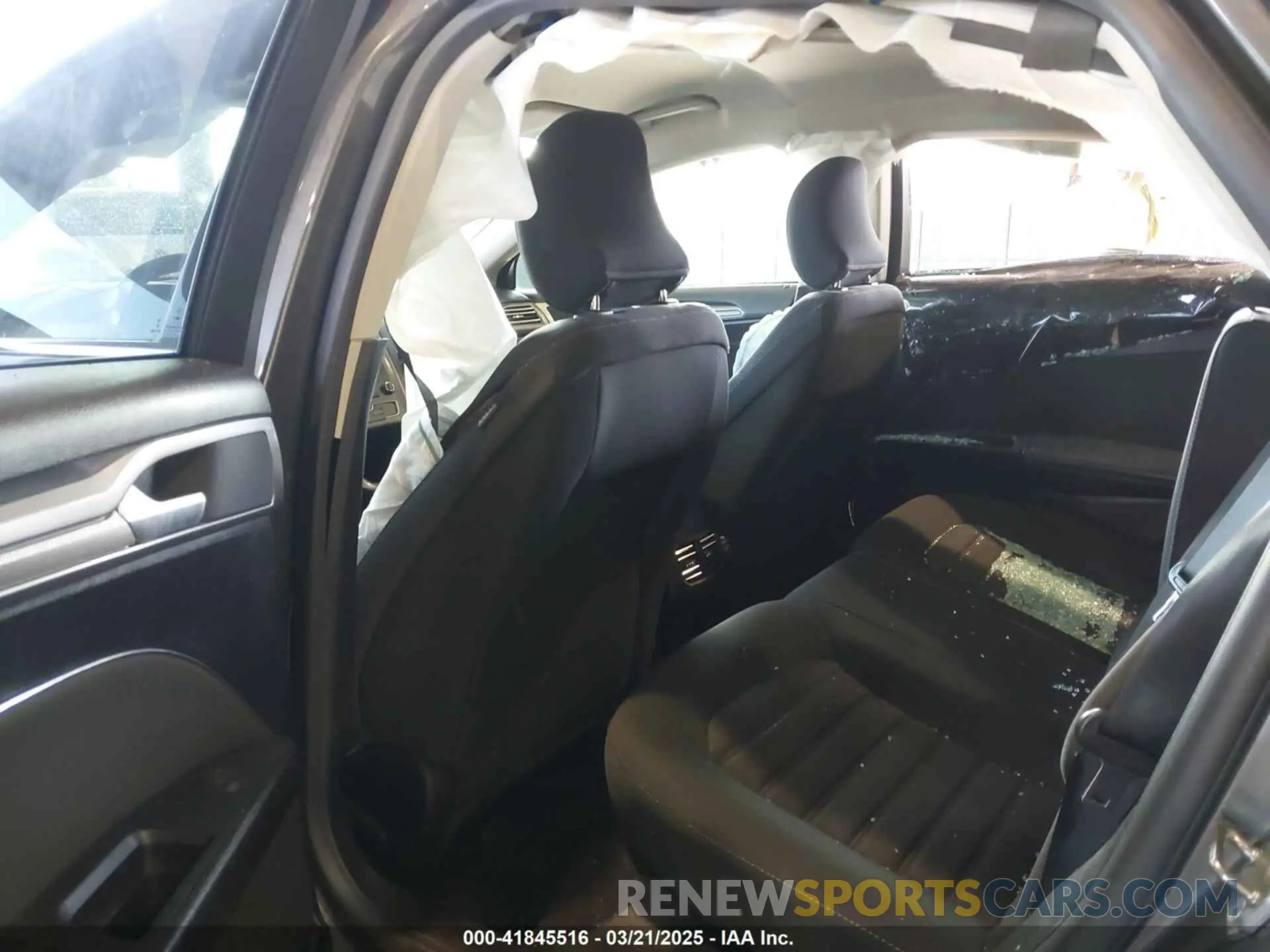 8 Photograph of a damaged car 3FA6P0HD5KR244720 FORD FUSION 2019