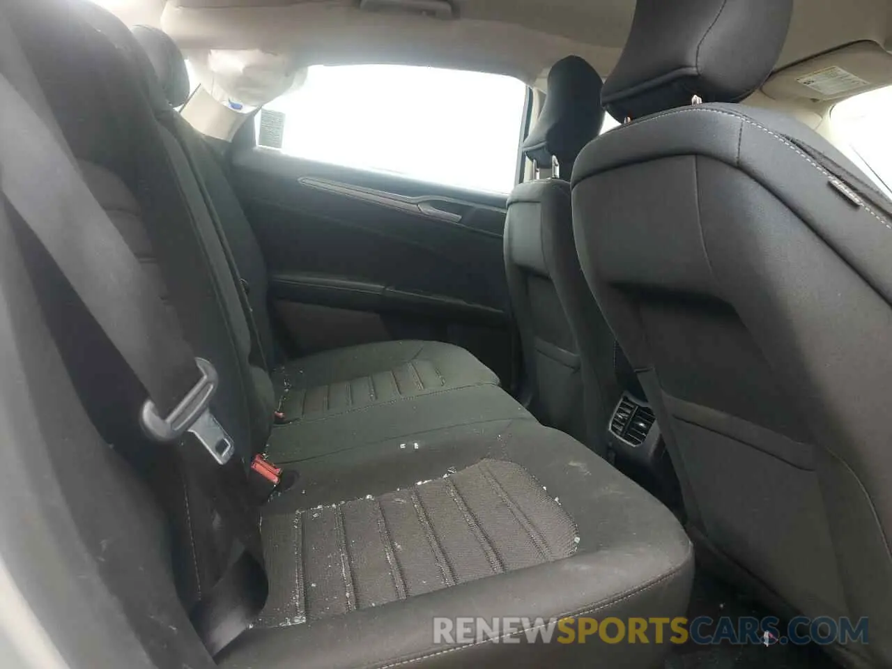 11 Photograph of a damaged car 3FA6P0HD5KR247830 FORD FUSION 2019