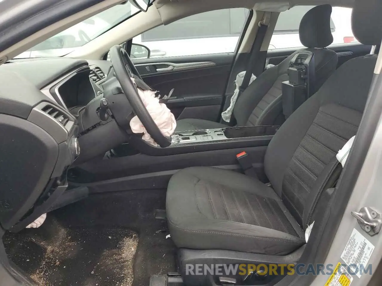 7 Photograph of a damaged car 3FA6P0HD5KR247830 FORD FUSION 2019
