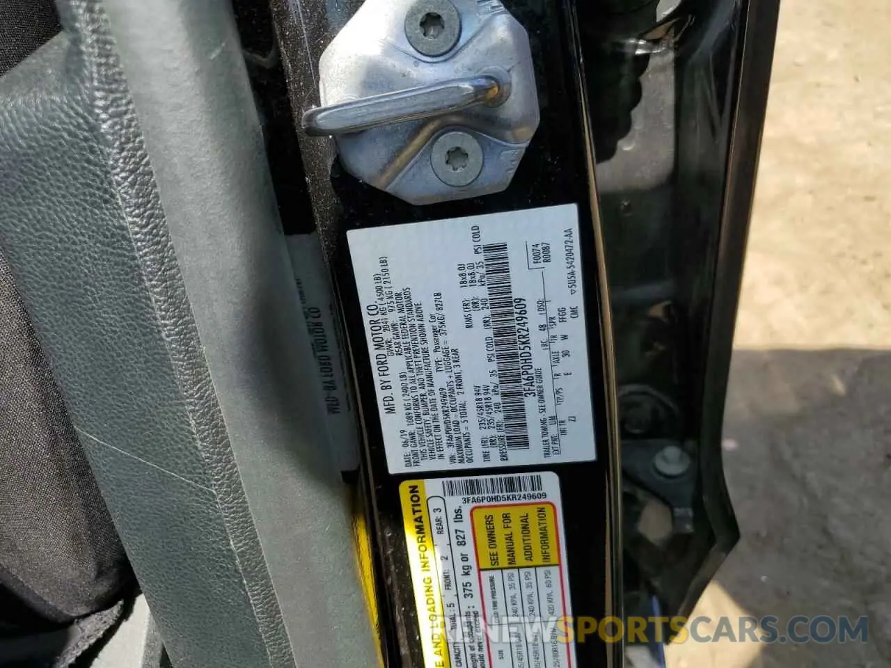 12 Photograph of a damaged car 3FA6P0HD5KR249609 FORD FUSION 2019