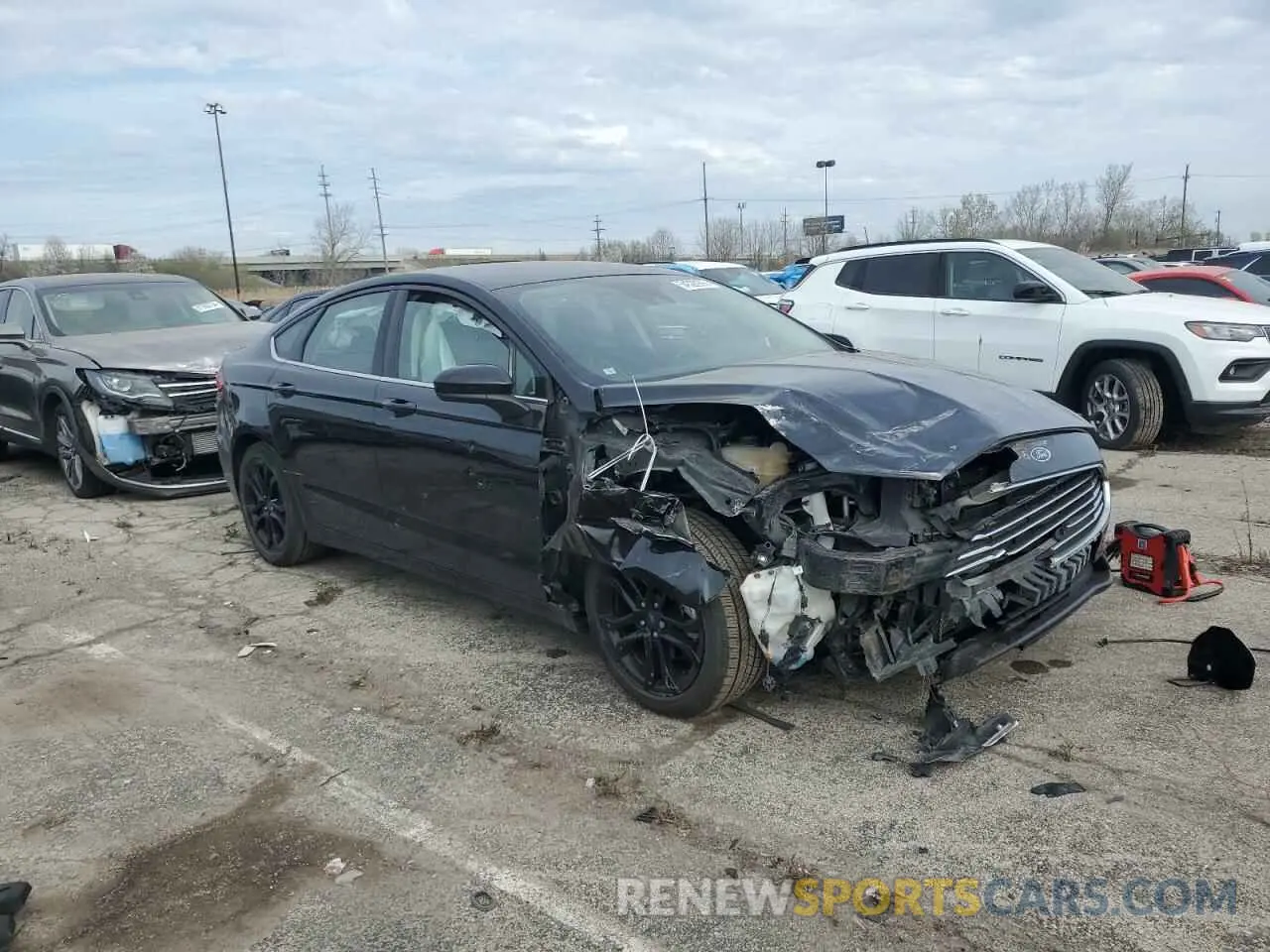 4 Photograph of a damaged car 3FA6P0HD5KR249609 FORD FUSION 2019