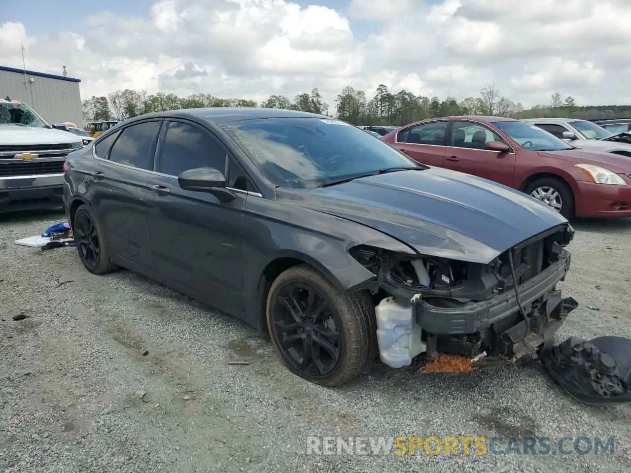 4 Photograph of a damaged car 3FA6P0HD5KR280388 FORD FUSION 2019