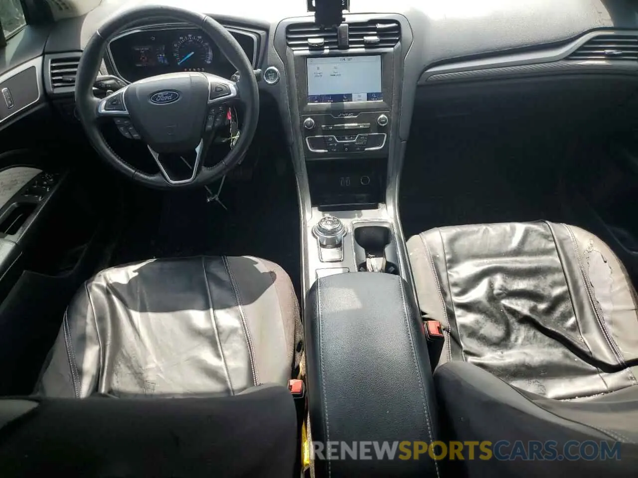 8 Photograph of a damaged car 3FA6P0HD5KR280388 FORD FUSION 2019