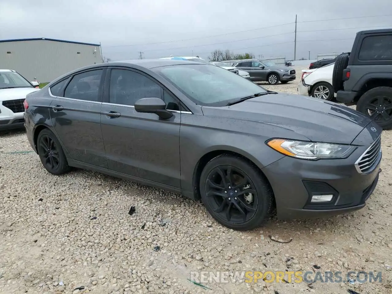 4 Photograph of a damaged car 3FA6P0HD5KR280598 FORD FUSION 2019